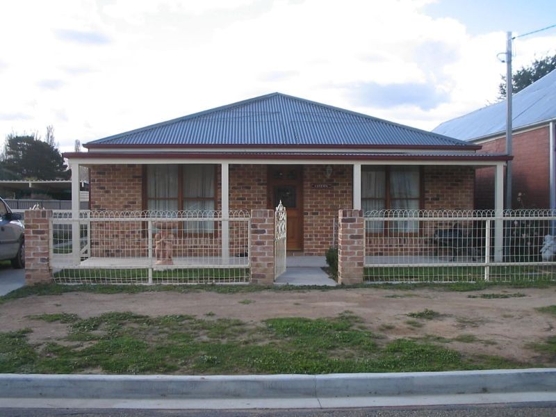 19 Neville Street, Goulburn NSW 2580