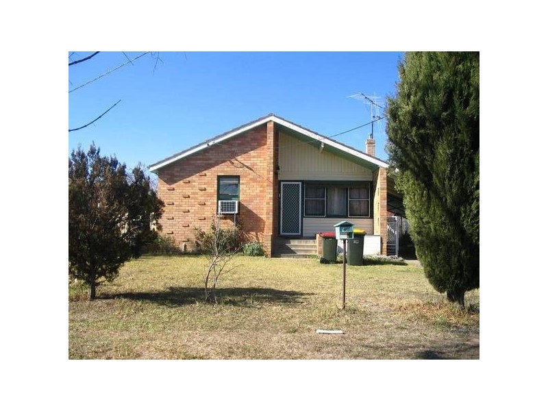 33 Renshaw Street, Goulburn NSW 2580