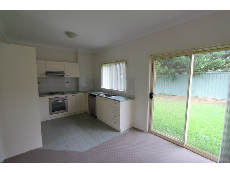 2/75 Comberemere Street, Goulburn NSW 2580