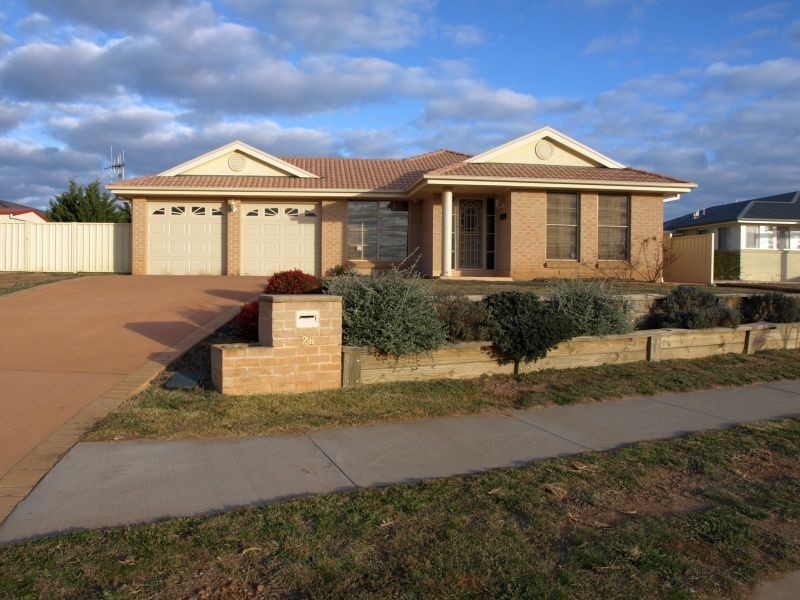28 Crestwood Drive, Goulburn NSW 2580