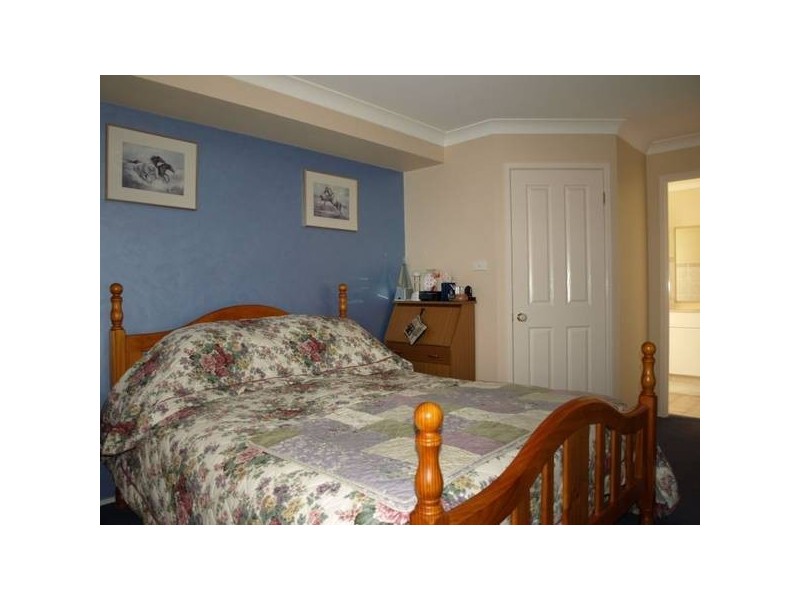 27 Crestwood Drive, Goulburn NSW 2580