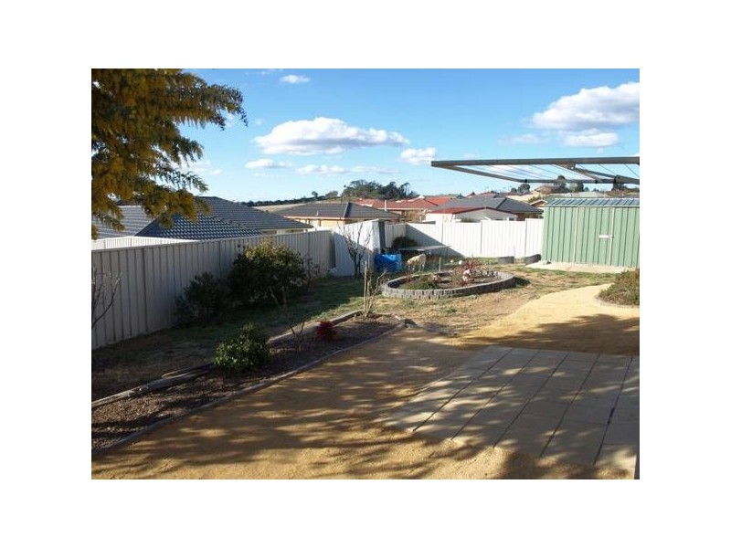 27 Crestwood Drive, Goulburn NSW 2580