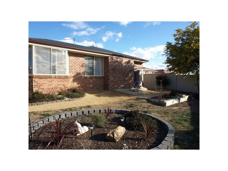 27 Crestwood Drive, Goulburn NSW 2580