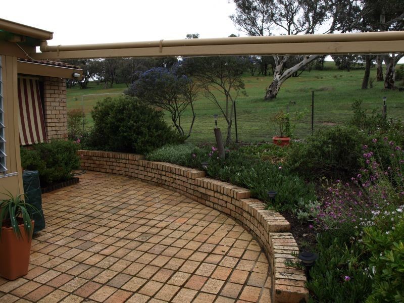 8 Dandarbong Crescent, Goulburn NSW 2580