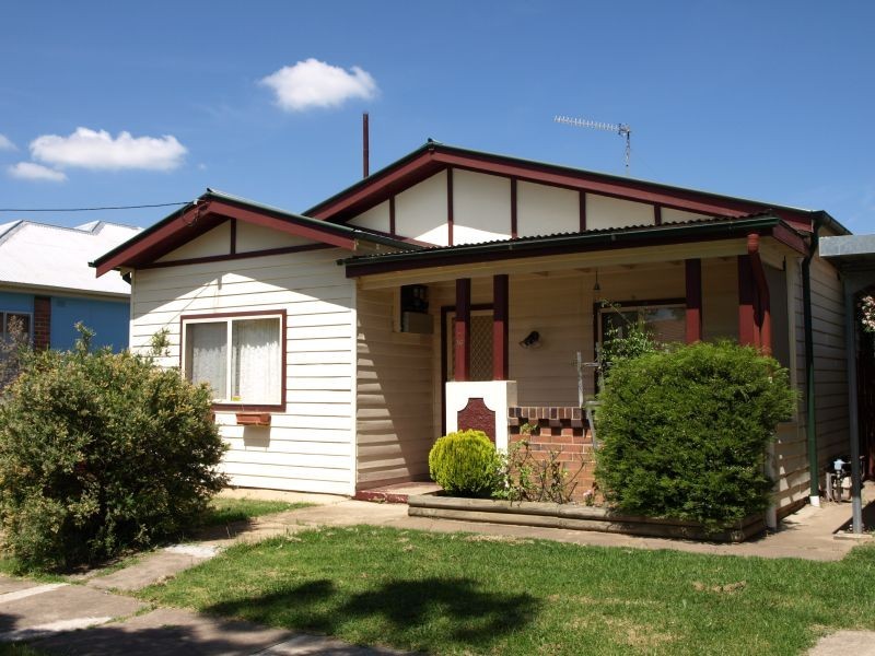 16 Sterne Street, Goulburn NSW 2580