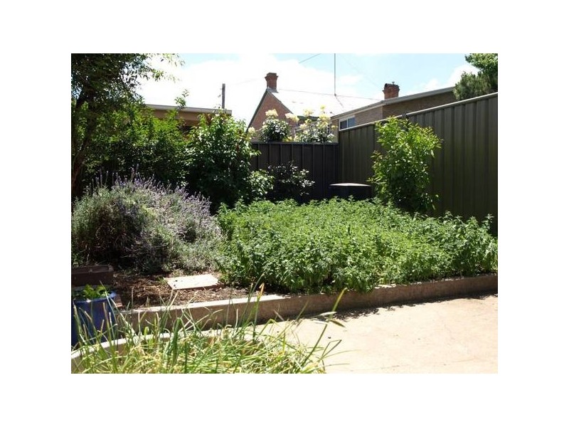 81 Clinton Street, Goulburn NSW 2580
