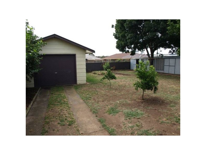 33 Dalley Street, Goulburn NSW 2580
