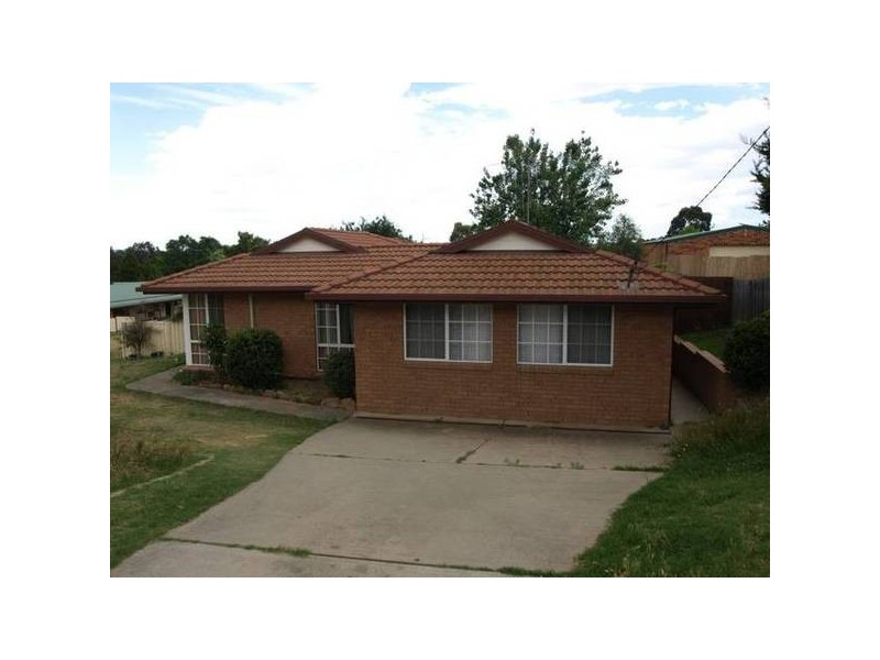 10 Leeson Street, Goulburn NSW 2580