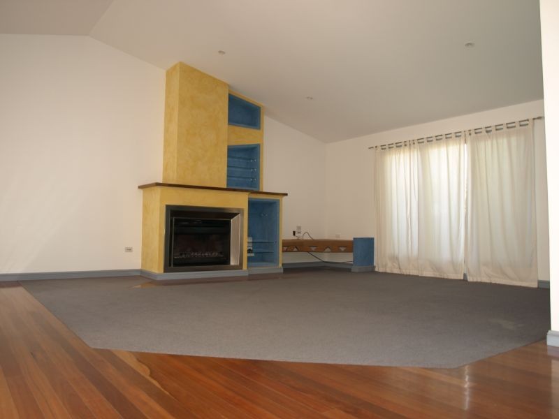 6 Amber Court, Goulburn NSW 2580