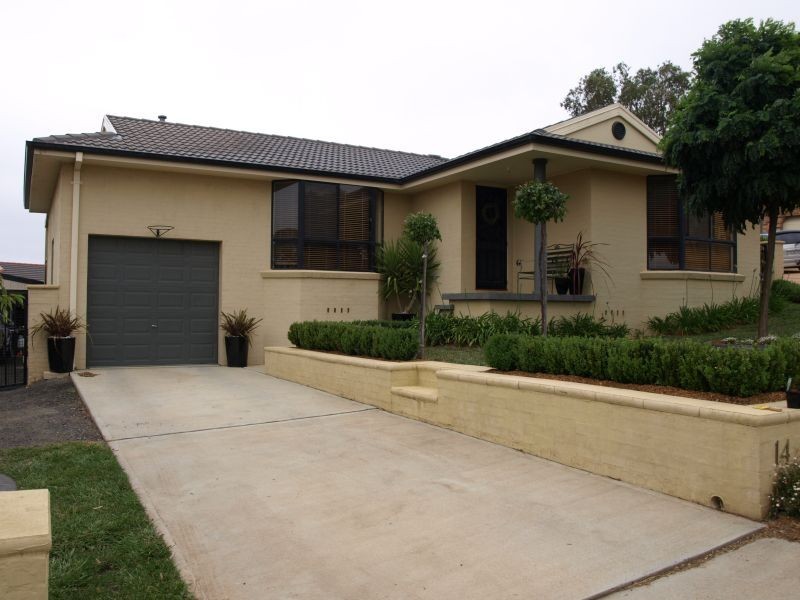 14 Ivy Lea Place, Goulburn NSW 2580