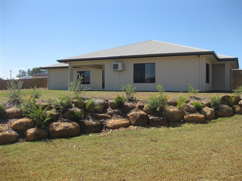 14 Damien Close, Mareeba QLD 4880