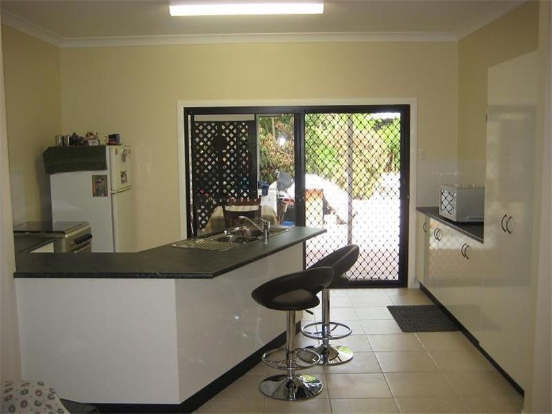 8 Casey Street, Mareeba QLD 4880