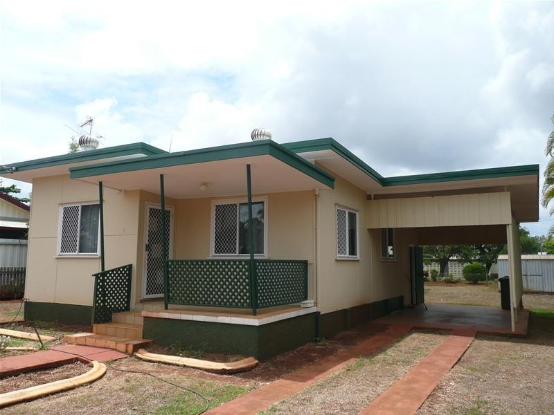 8 Smith Street, Mareeba QLD 4880