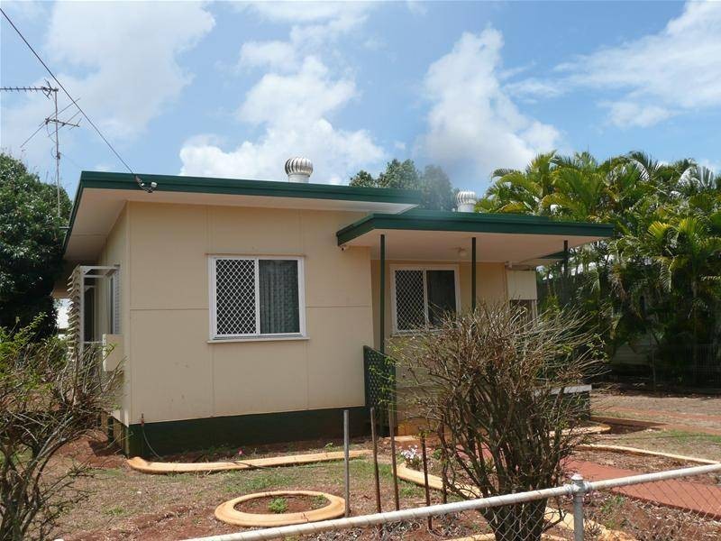 8 Smith Street, Mareeba QLD 4880