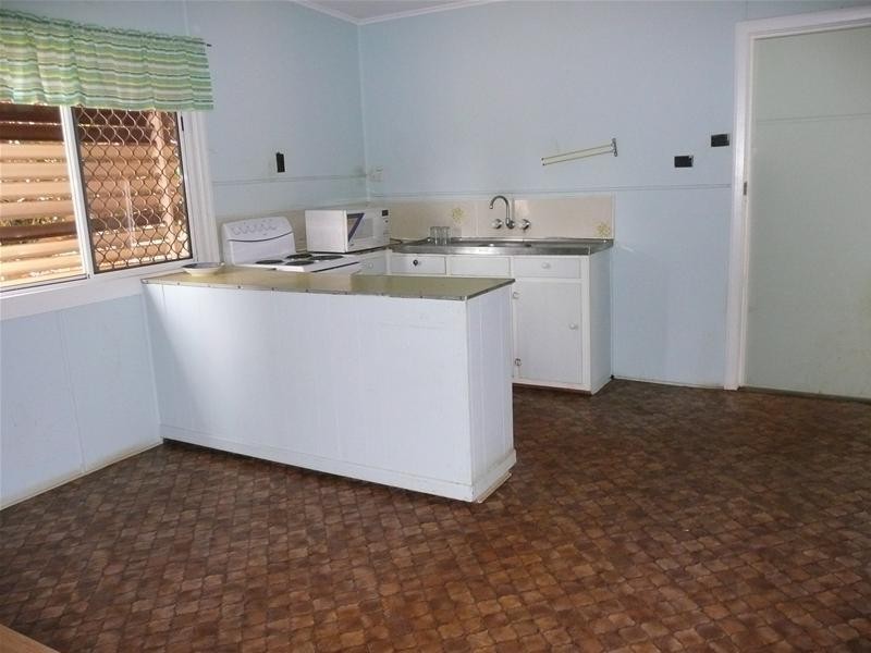 8 Smith Street, Mareeba QLD 4880