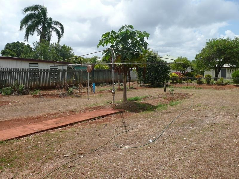 8 Smith Street, Mareeba QLD 4880