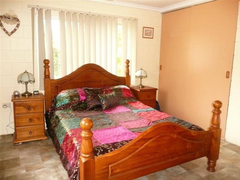 5 VAINS Close, Mount Molloy QLD 4871