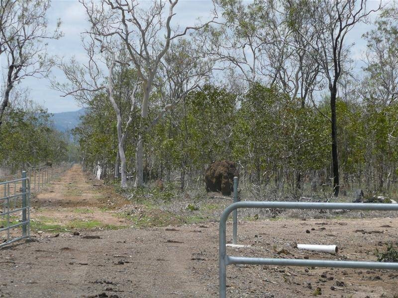 301 PENINSULA DEVELOPMENT Road, Mareeba QLD 4880