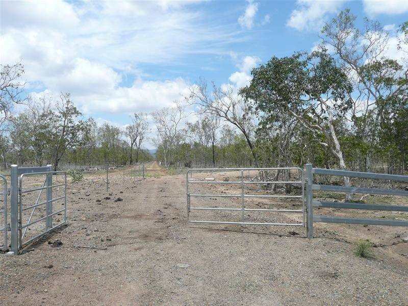 301 PENINSULA DEVELOPMENT Road, Mareeba QLD 4880