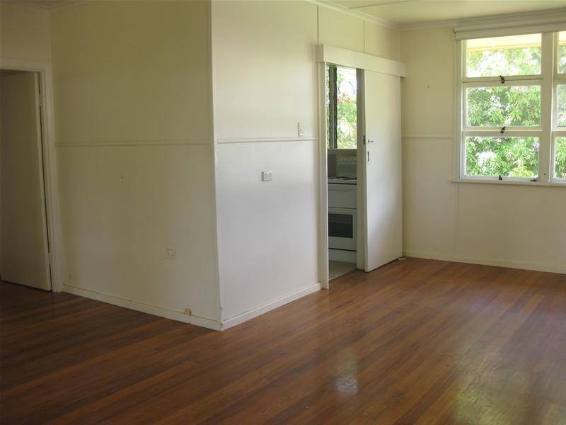 19 Peters Street, Mareeba QLD 4880