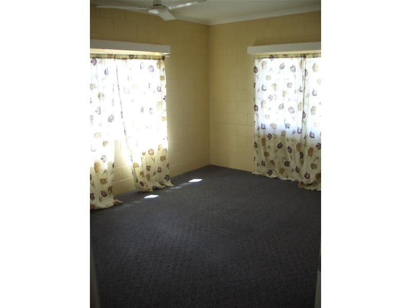 8 Courtney Street, Mareeba QLD 4880