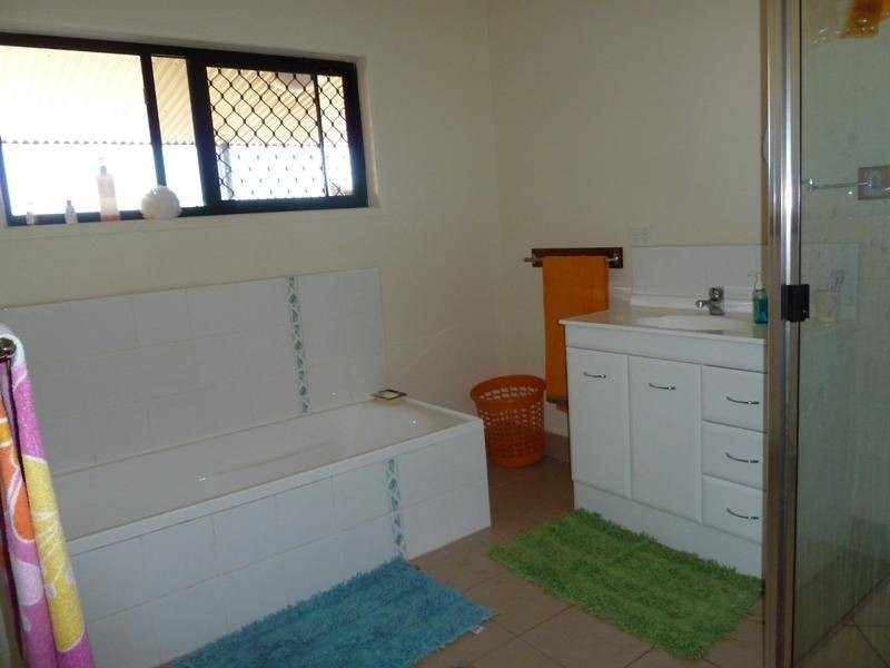 25 Wylandra Drive, Mareeba QLD 4880