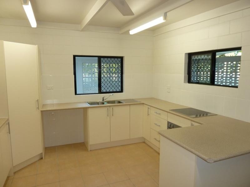 9 Walsh Street, Mareeba QLD 4880