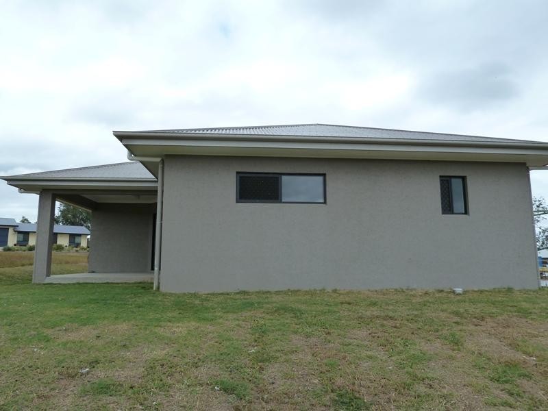 17 Damien Close, Mareeba QLD 4880