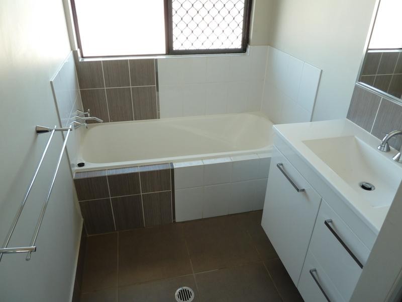 17 Damien Close, Mareeba QLD 4880