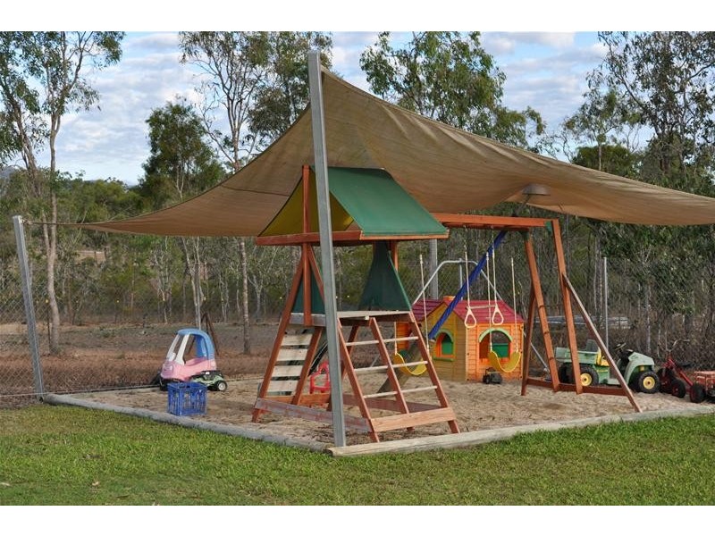 132 Emerald Heights Road, Mareeba QLD 4880