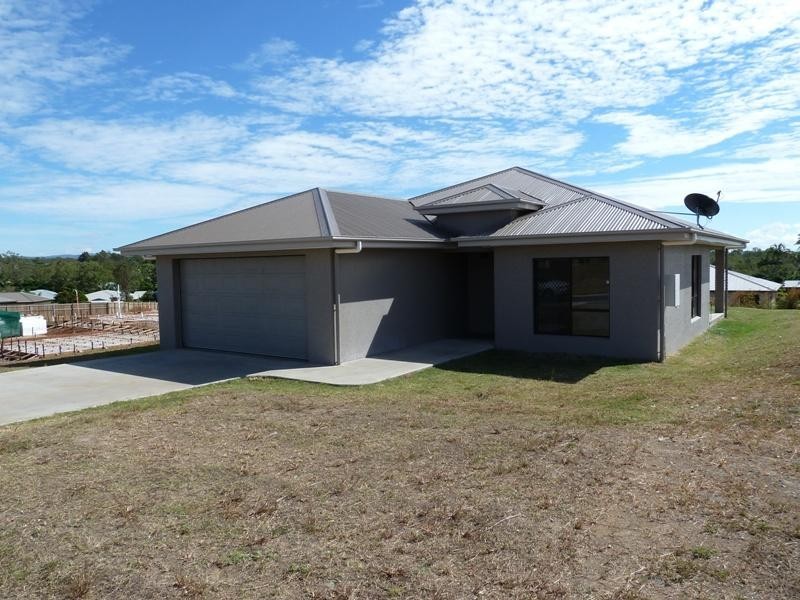 17 Damien Close, Mareeba QLD 4880