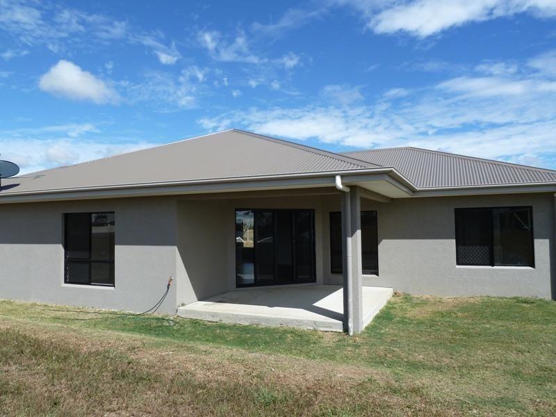 17 Damien Close, Mareeba QLD 4880