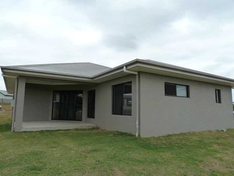 17 Damien Close, Mareeba QLD 4880