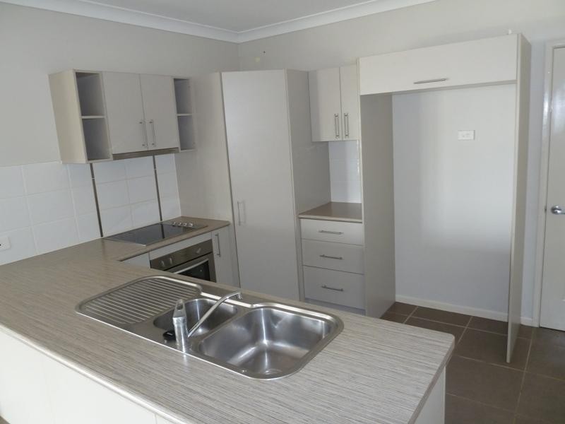 17 Damien Close, Mareeba QLD 4880