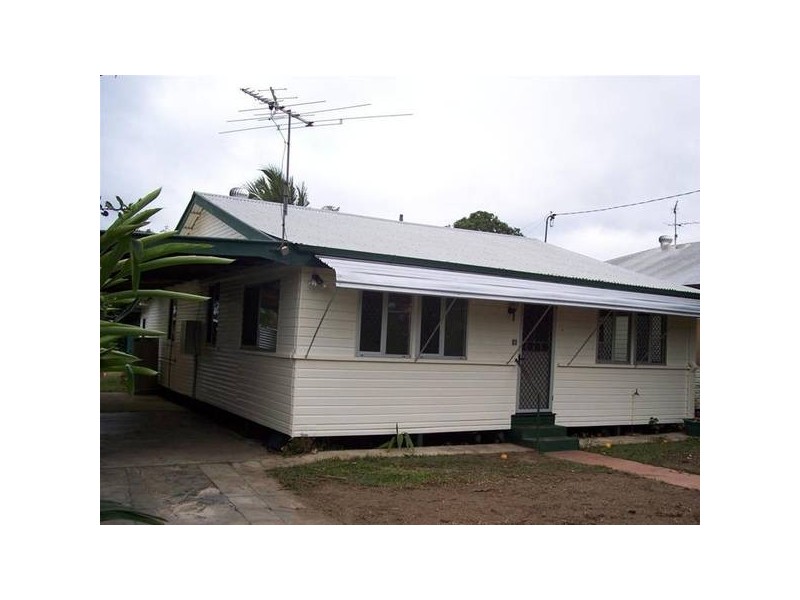 25 Robins Street, Mareeba QLD 4880