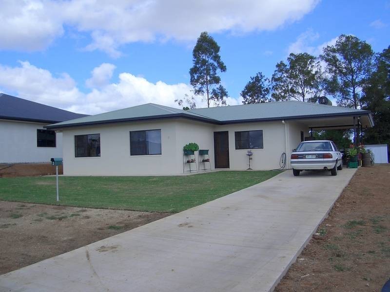 4 Leinster Drive, Mareeba QLD 4880