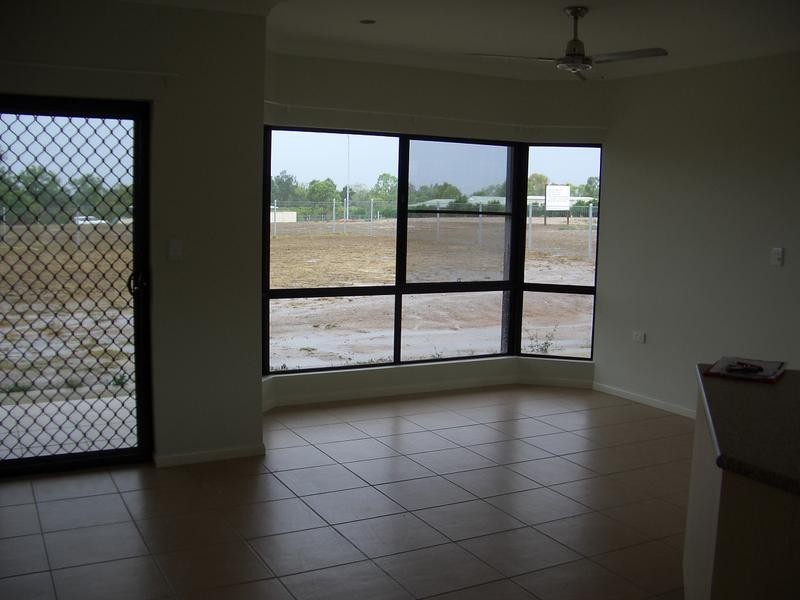 4 Leinster Drive, Mareeba QLD 4880