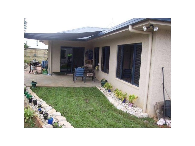 8 Park Avenue, Mareeba QLD 4880