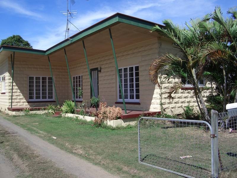 27 Walsh Street, Mareeba QLD 4880