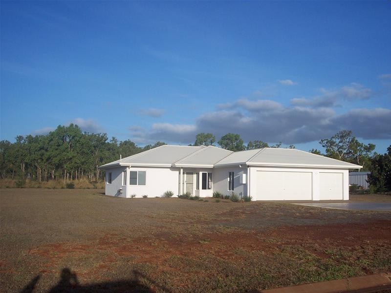 13 Dean Circuit, Mareeba QLD 4880
