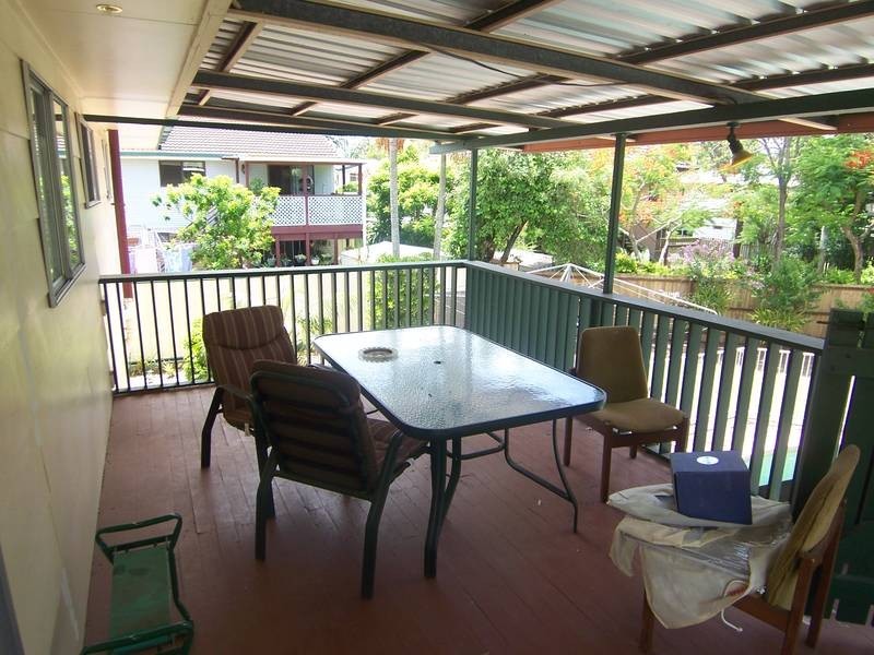 406 Cliveden Avenue, Corinda QLD 4075