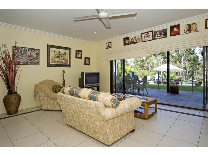 9 Rufous Crescent, Brookwater QLD 4300