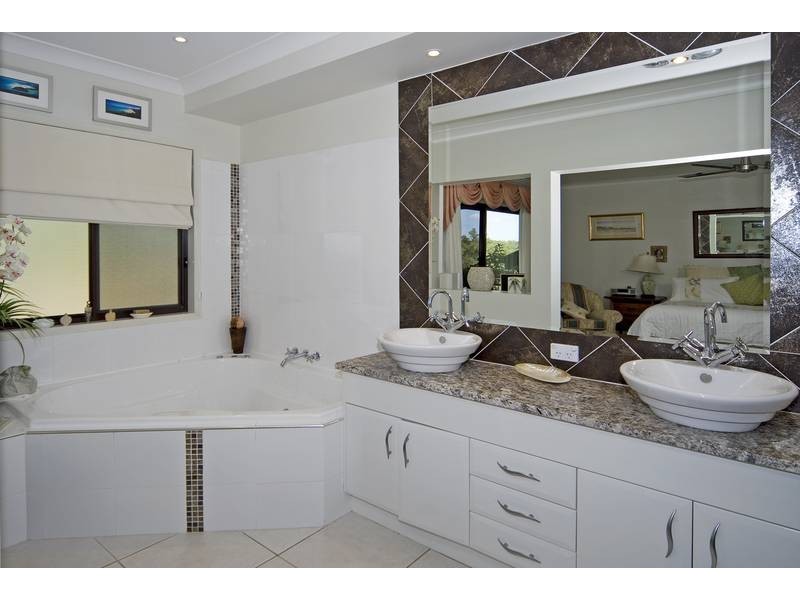 9 Rufous Crescent, Brookwater QLD 4300