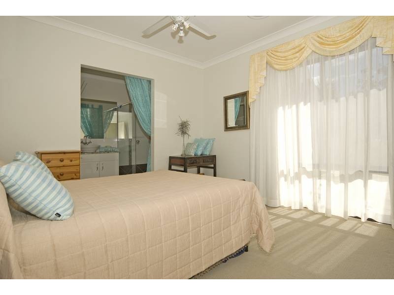 9 Rufous Crescent, Brookwater QLD 4300