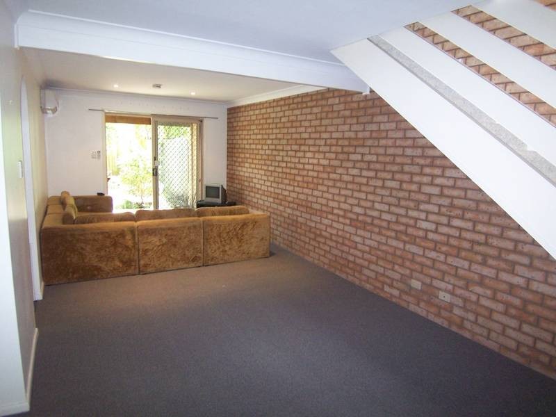 2/87 Brisbane Road, Redbank QLD 4301