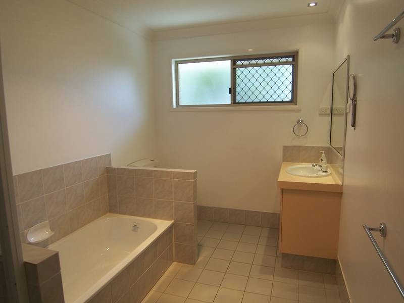 2/87 Brisbane Road, Redbank QLD 4301