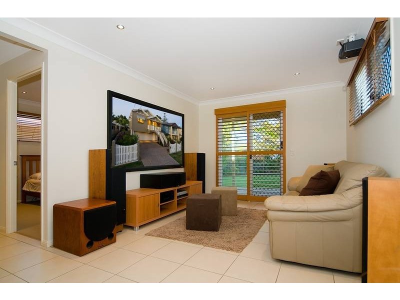 16 Collins Street, Corinda QLD 4075