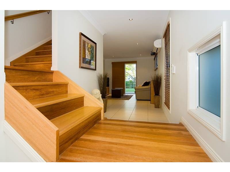 16 Collins Street, Corinda QLD 4075