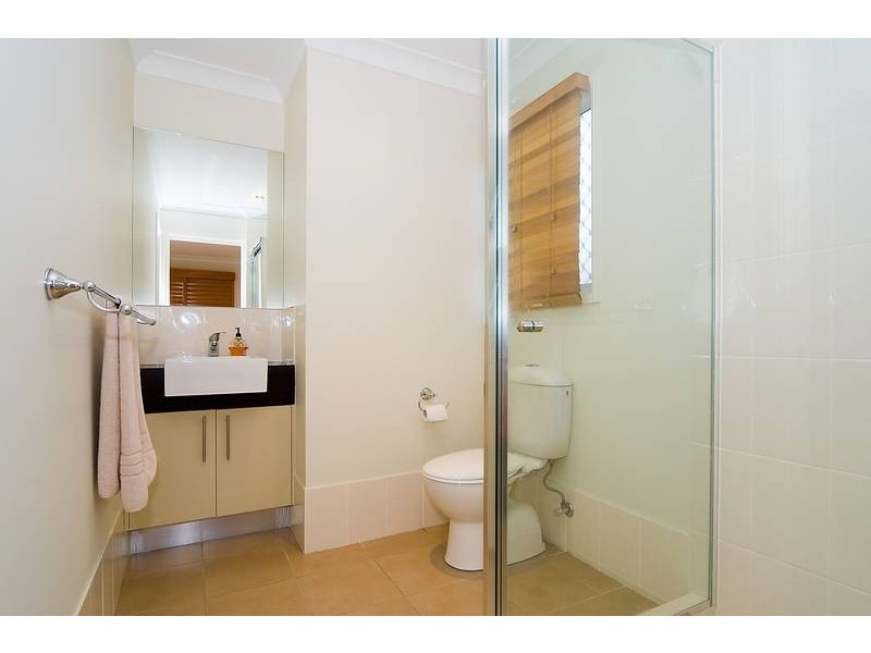 16 Collins Street, Corinda QLD 4075