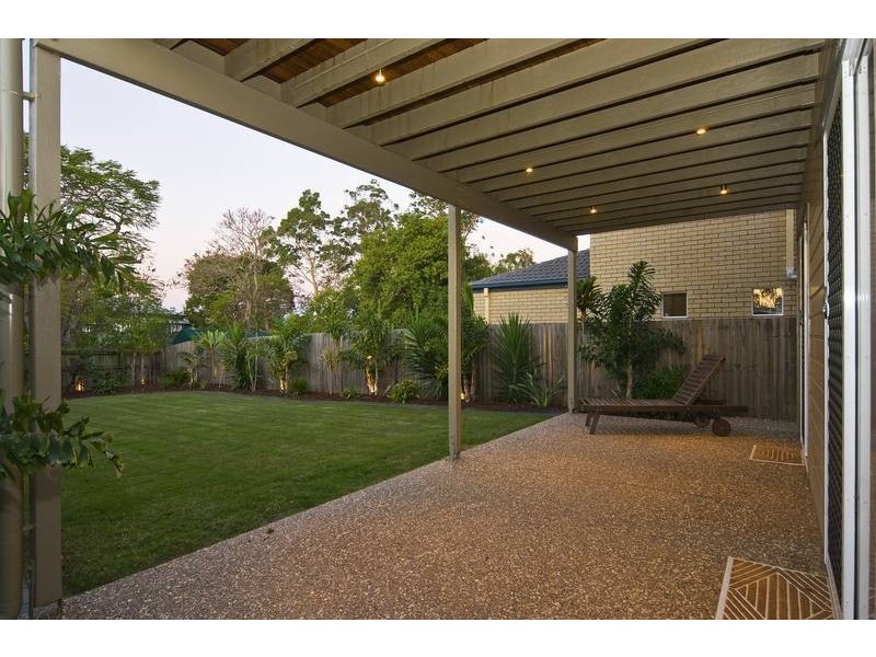 16 Collins Street, Corinda QLD 4075